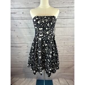 NWT Maggy London Bonded Mesh Floral Fit and Flare Dress Women 4 Black And White